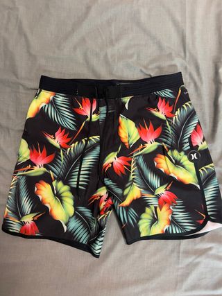 Pack de cinco bañadores Hurley originales.