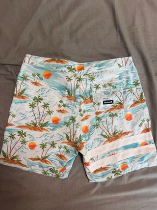 Pack de cinco bañadores Hurley originales.