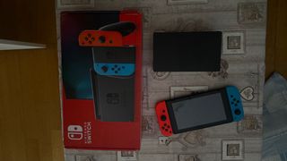 Nintendo Switch - Azul y Rojo