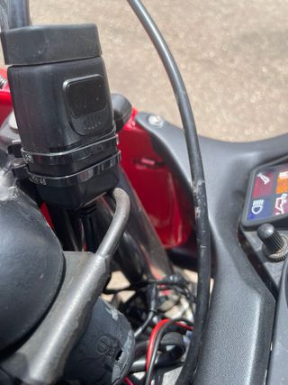 Aprilia Pegaso 650 i.e. roja