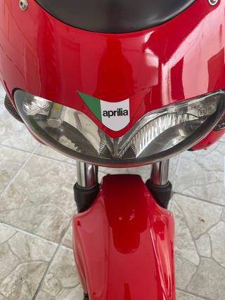Aprilia Pegaso 650 i.e. roja