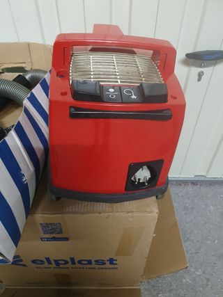 Aspiradora vintage roja