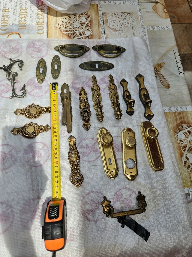 Tiradores, herrajes, pomos antiguos