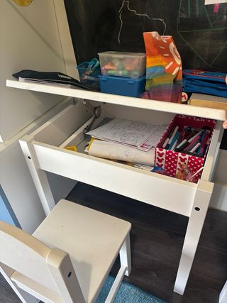 Escritorio y silla infantl  blanco SUNDVIK
