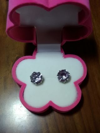 Pendientes pequeños, morado y plata