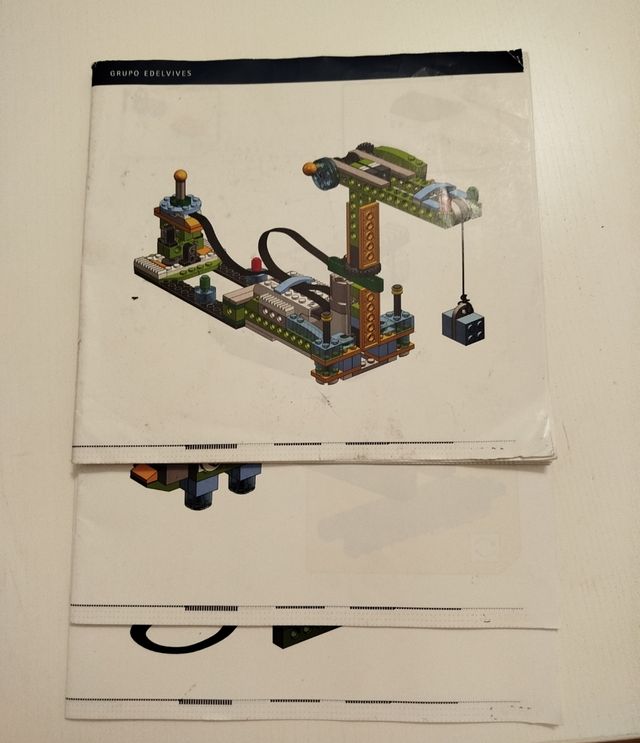 Next Lego - Robotics 4 : Learn and program with...