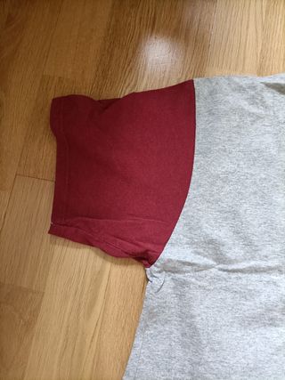Camiseta Pull Bear gris y negra