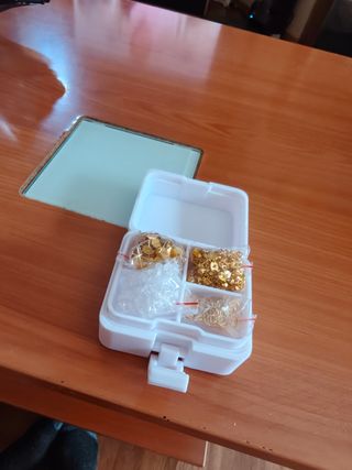 Caja joyero bisutería: cierres, tachuelas