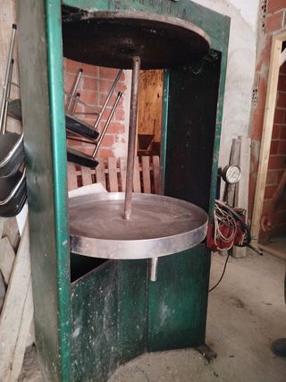 Prensa aceitunas antigua