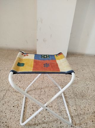 Silla plegable de tela a 9 euros cada una son tres
