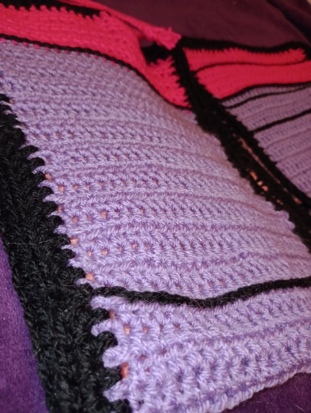 Bolero crochet rosa e viola