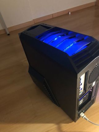 cambio PC Gaming por Phone 13 para arriba o dinero