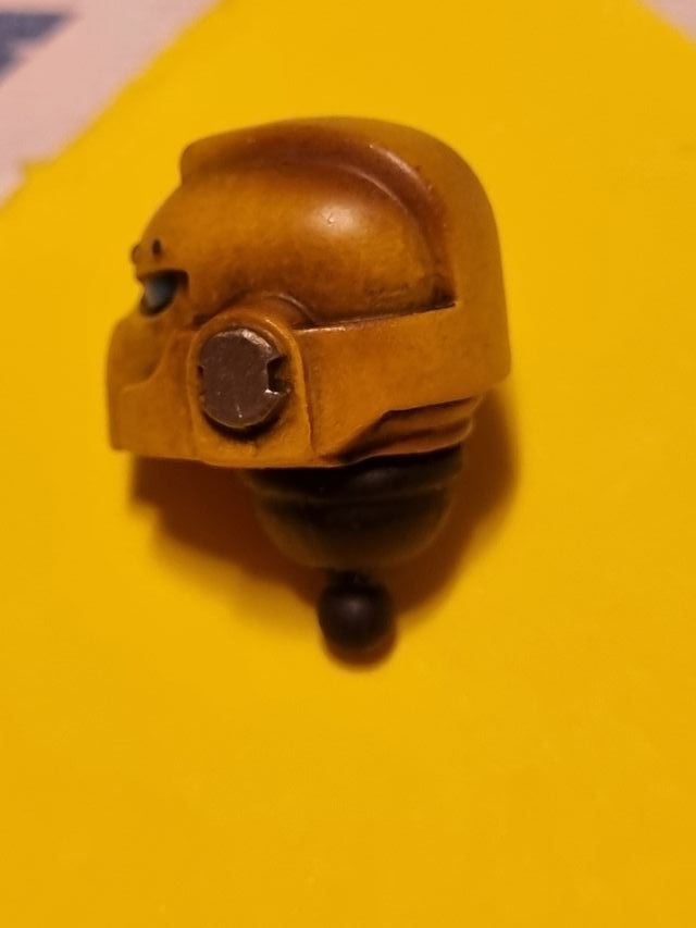 JoyToy Warhammer 40k Imperial Fists MK VIII Helmet