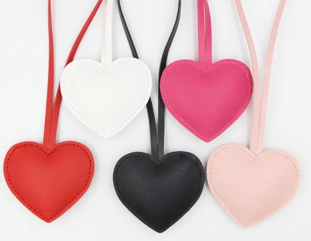 Bag charm de ecopiel | corazones