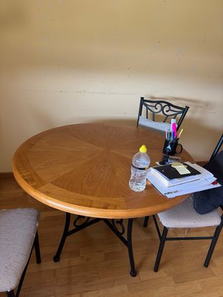 Mesa redonda + 4 sillas