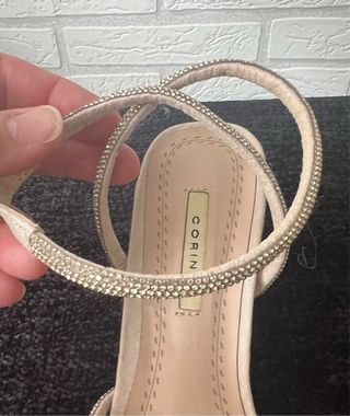 Sandalias Corina beige talla 36