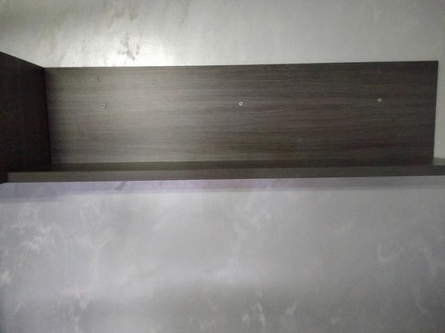 Mueble TV blanco y marrón