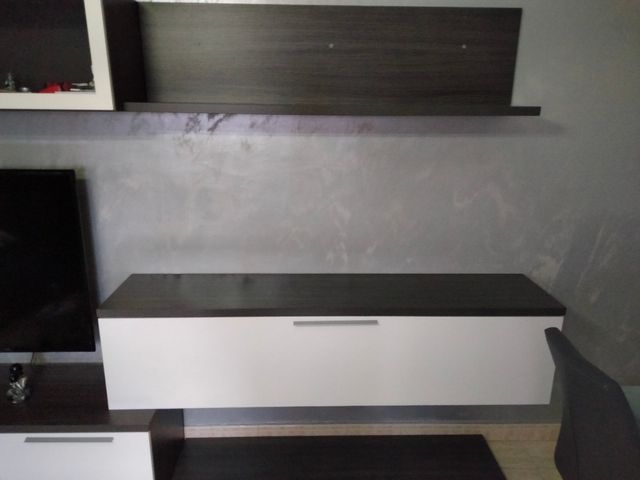 Mueble TV blanco y marrón