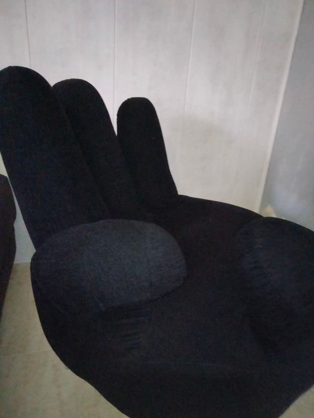 Sillón mano gigante