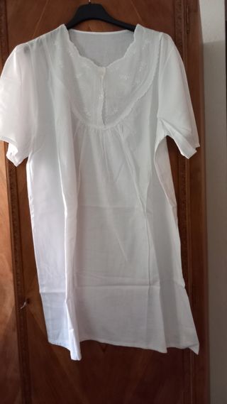 Camicia notte bianca ricamata