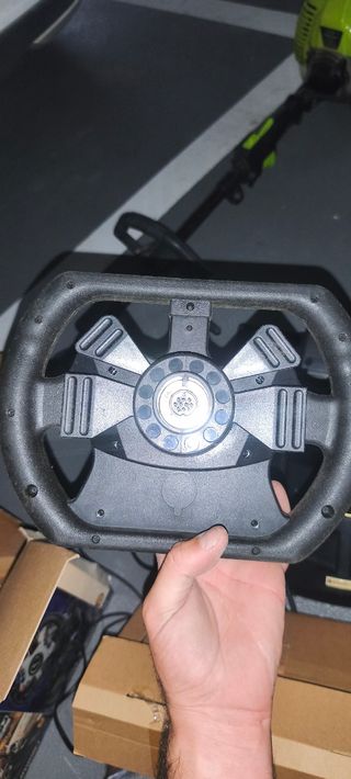 Volante F1 Williams con pedales para play 2