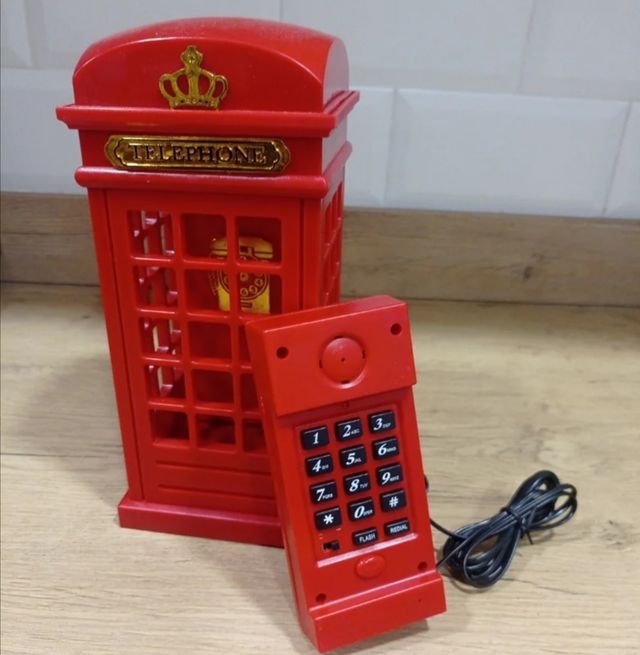 Telefono inglese antico rosso
