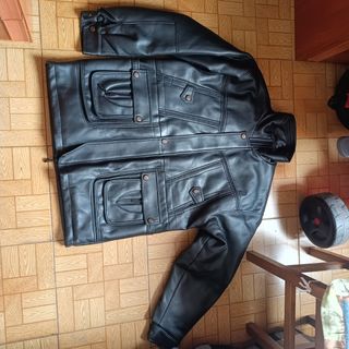 Chaquetón piel negro