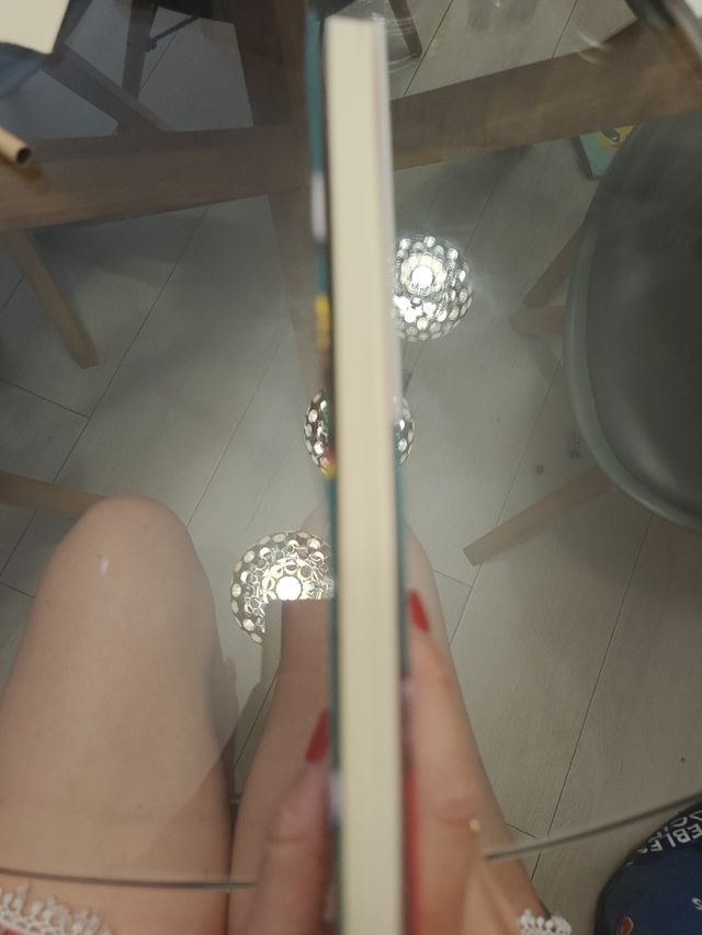 Falsa naturaleza muerta (Alandar) (Spanish Edit...