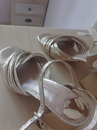 Sandalias tacón dorado 9cm