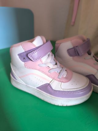 Zapatillas niña -moradas y blancas talla 27