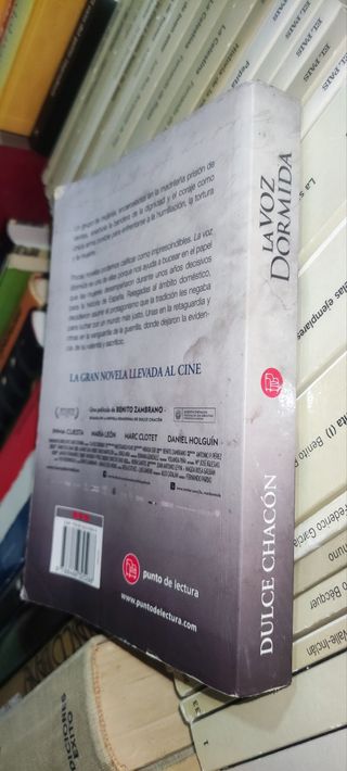 La voz dormida / The Dormant Voice (Spanish Ed...