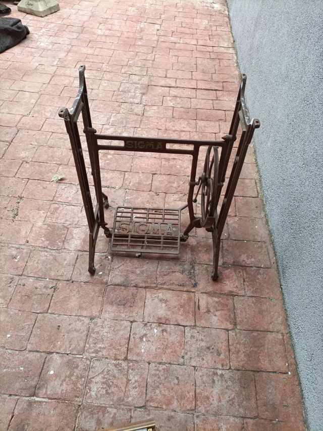 Base máquina coser Sigma antigua