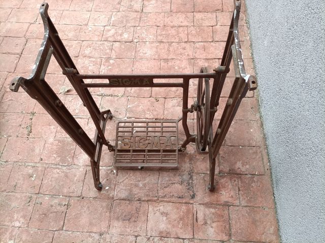 Base máquina coser Sigma antigua