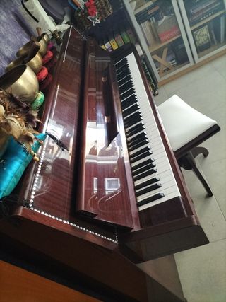 Piano Yamaha 1975. Afinar