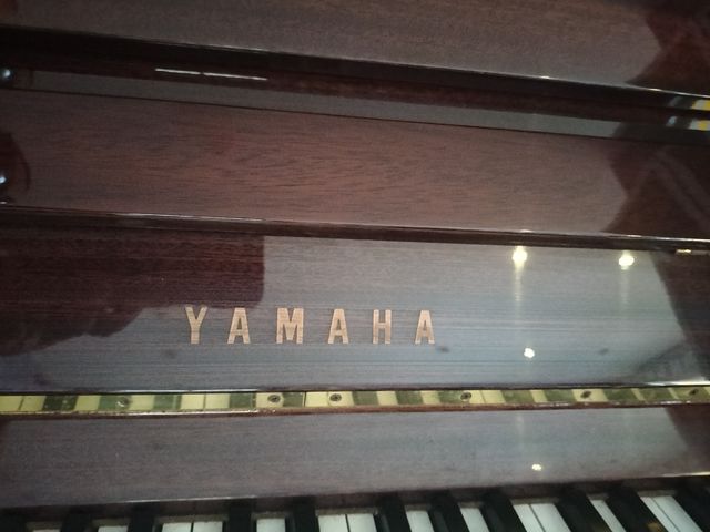 Piano Yamaha 1975. Afinar