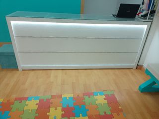 Mostrador tienda blanco con LED