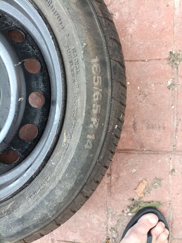 Rueda 165/65R14 sin uso