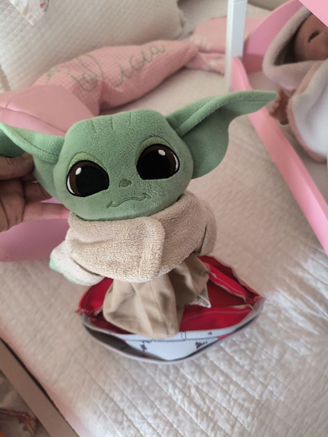 Muñeco Yoda Mandaloriano