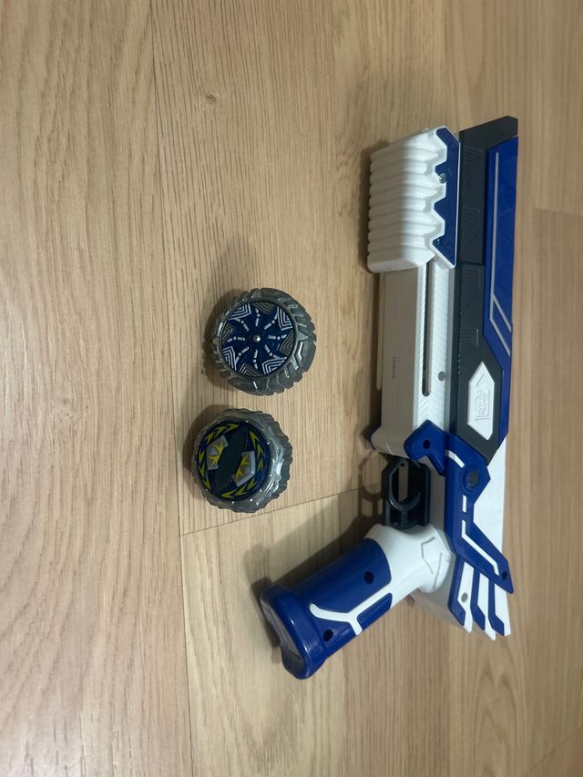 Pistola Lanzapinzones Beyblade