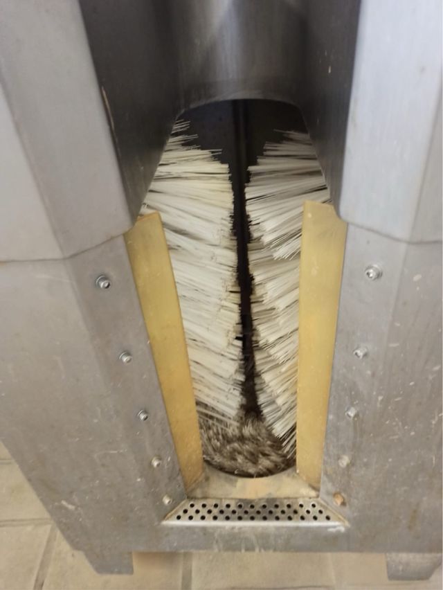 Limpiabotas industrial usado