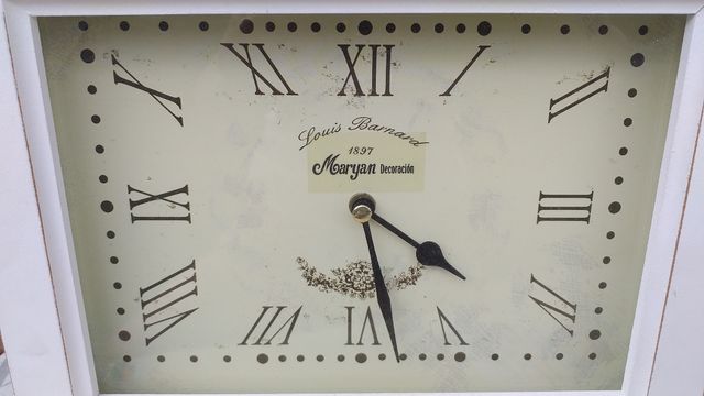 Reloj sobremesa madera blanco