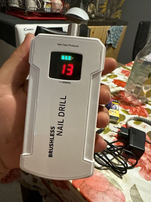 Fresadora eléctrica uñas recargable