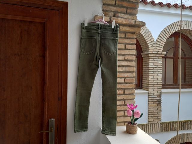 Vaqueros verde Zara pitillo cintura alta
