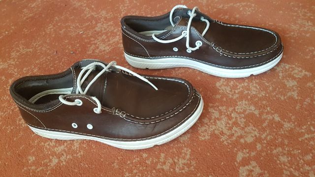 Zapatos Crocs marrón - casuales