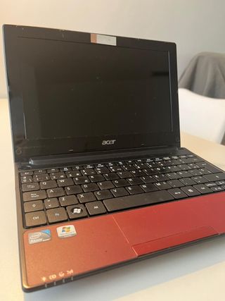 Netbook Acer Aspire One rojo