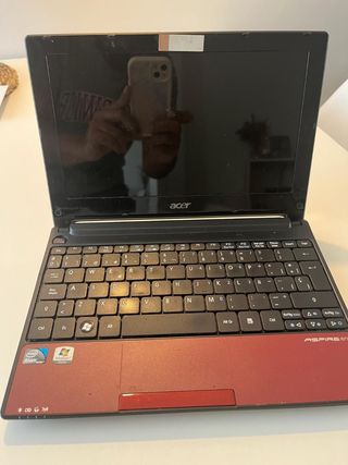 Netbook Acer Aspire One rojo