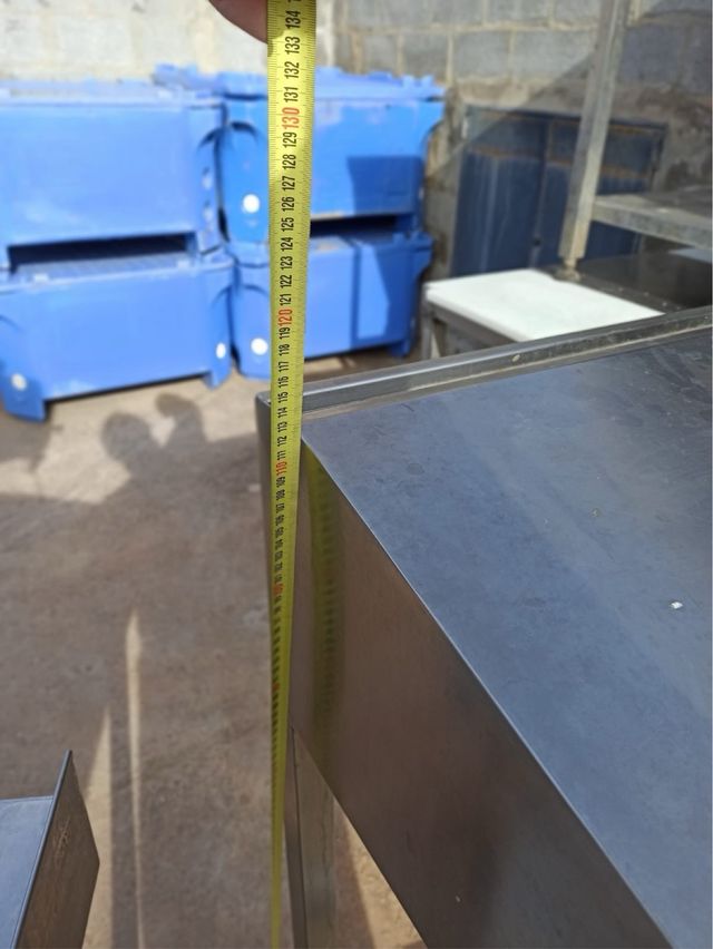 2 Atriles acero inoxidable c/ cajón.