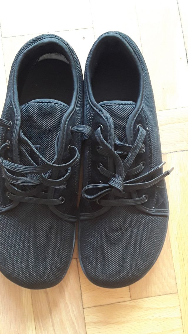 Zapatillas negras nº 44