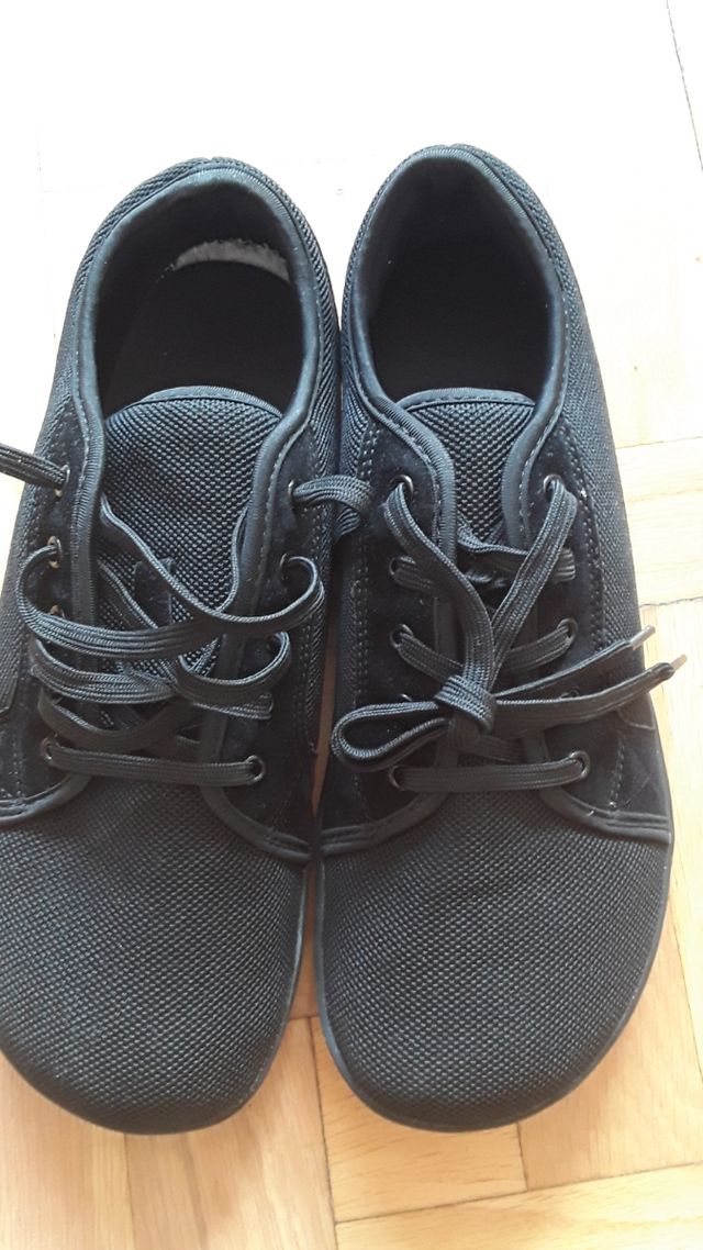 Zapatillas negras nº 44