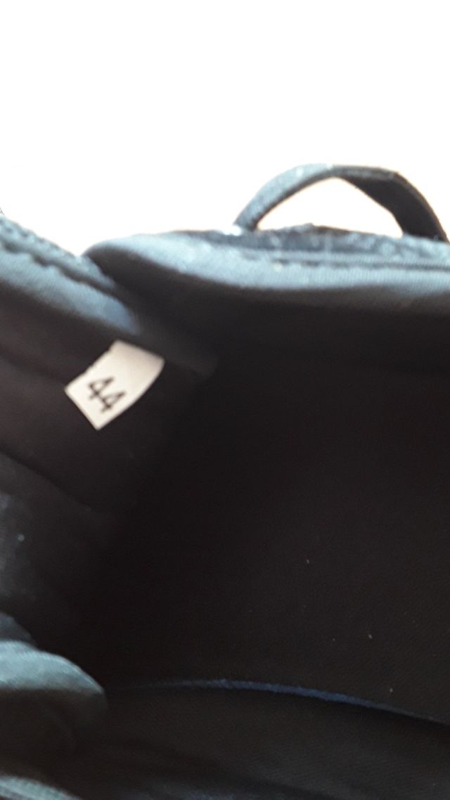 Zapatillas negras nº 44